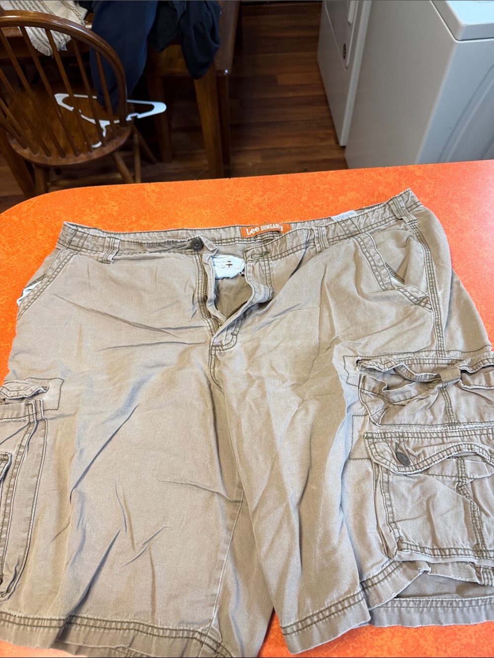 Lee Men's Cargo Shorts in Tan